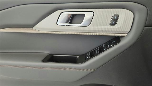 new 2025 Ford Explorer car, priced at $40,048