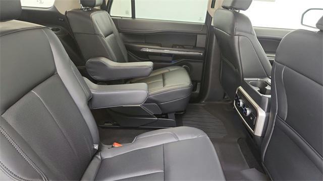 new 2024 Ford Expedition car, priced at $68,870