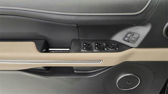 used 2024 Ford Expedition car, priced at $46,670