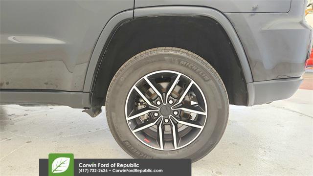 used 2020 Jeep Grand Cherokee car, priced at $25,590