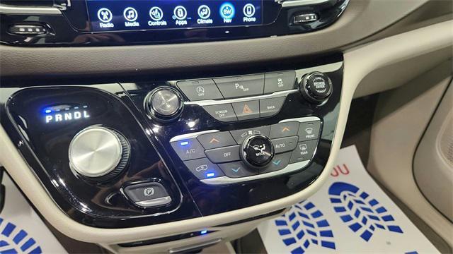 used 2017 Chrysler Pacifica car, priced at $14,998
