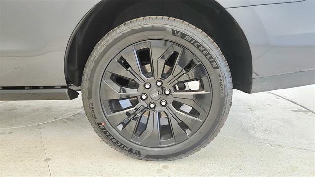 new 2025 Ford Expedition car, priced at $81,235