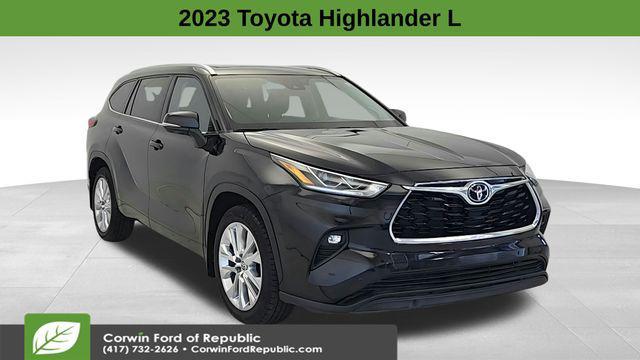 used 2023 Toyota Highlander car, priced at $36,989
