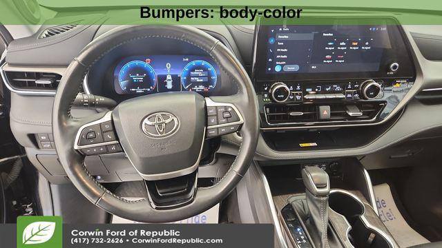 used 2023 Toyota Highlander car, priced at $36,989