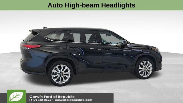 used 2023 Toyota Highlander car, priced at $36,989