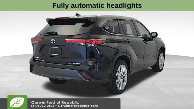 used 2023 Toyota Highlander car, priced at $36,989