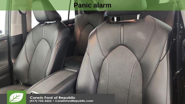 used 2023 Toyota Highlander car, priced at $36,989