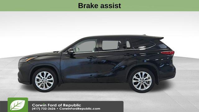 used 2023 Toyota Highlander car, priced at $36,989