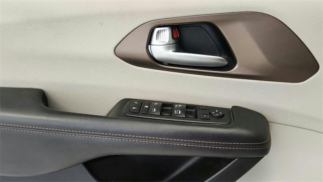 used 2018 Chrysler Pacifica car, priced at $11,481