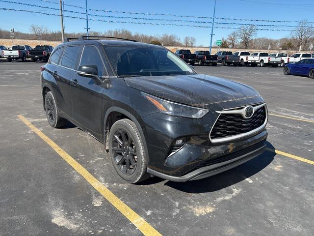 used 2023 Toyota Highlander car, priced at $30,890