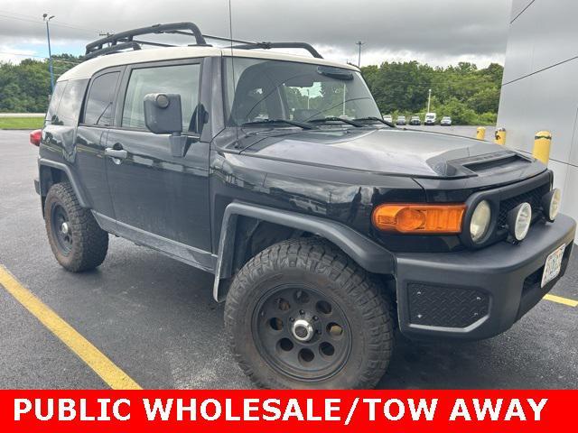 used 2007 Toyota FJ Cruiser car, priced at $8,999