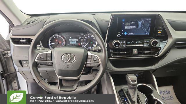 used 2024 Toyota Highlander car, priced at $32,489