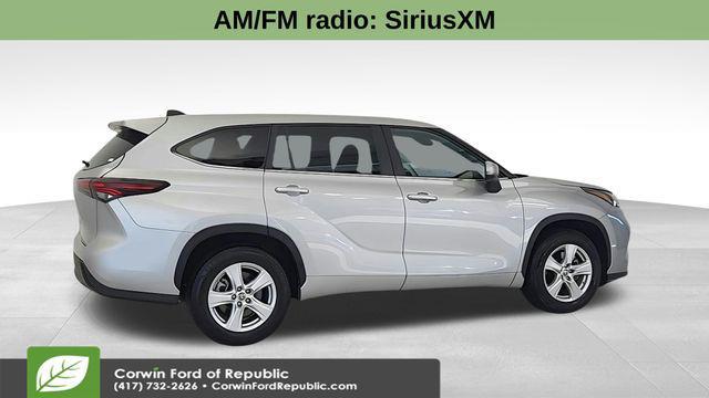 used 2024 Toyota Highlander car, priced at $32,489