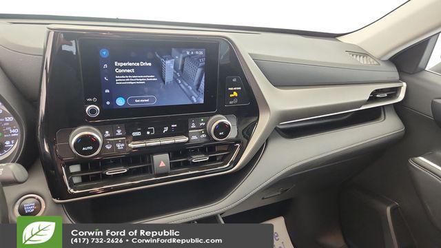 used 2024 Toyota Highlander car, priced at $32,489