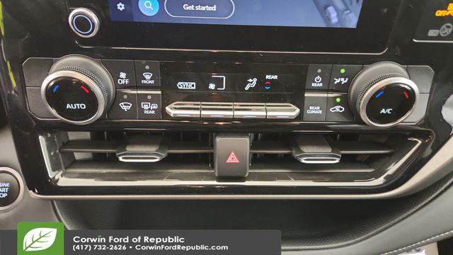 used 2024 Toyota Highlander car, priced at $32,489