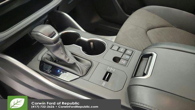 used 2024 Toyota Highlander car, priced at $32,489