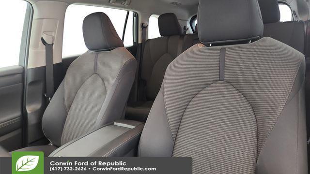 used 2024 Toyota Highlander car, priced at $32,489