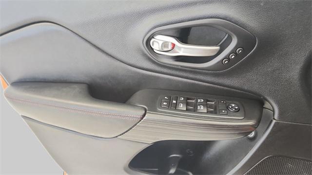 used 2015 Jeep Cherokee car, priced at $11,489