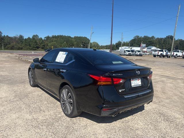 used 2023 Nissan Altima car, priced at $22,110