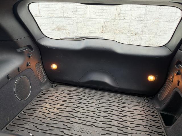 used 2016 Jeep Grand Cherokee car, priced at $13,998