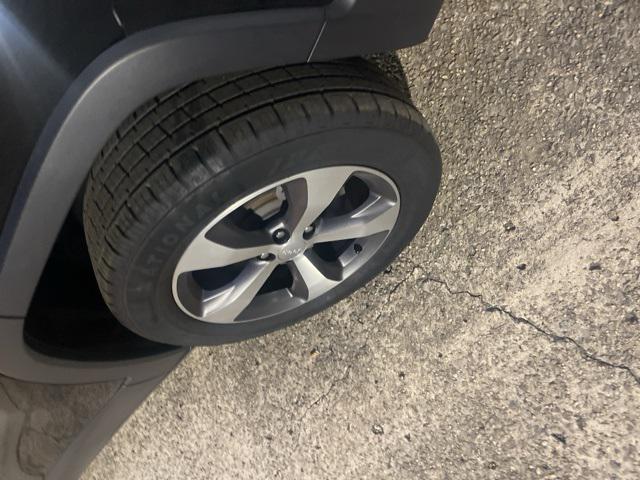 used 2022 Jeep Cherokee car, priced at $26,507