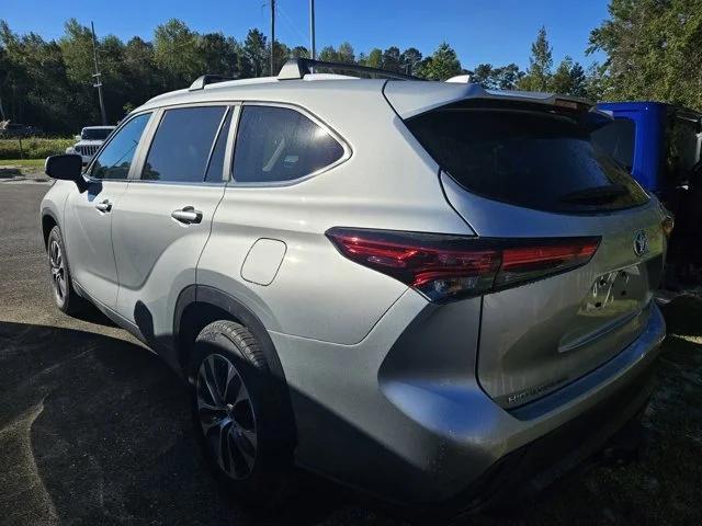 used 2023 Toyota Highlander Hybrid car, priced at $44,646