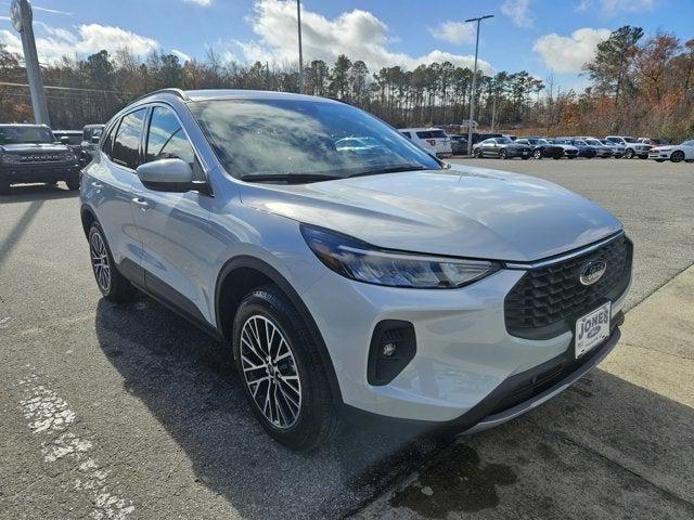 new 2025 Ford Escape car, priced at $39,055