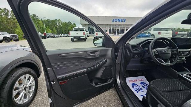 new 2025 Ford Escape car, priced at $30,440