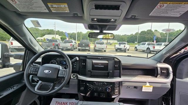 new 2025 Ford F-350 car, priced at $61,420