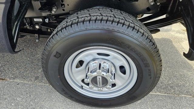 new 2025 Ford F-350 car, priced at $61,420