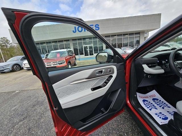 new 2025 Ford Explorer car, priced at $59,500