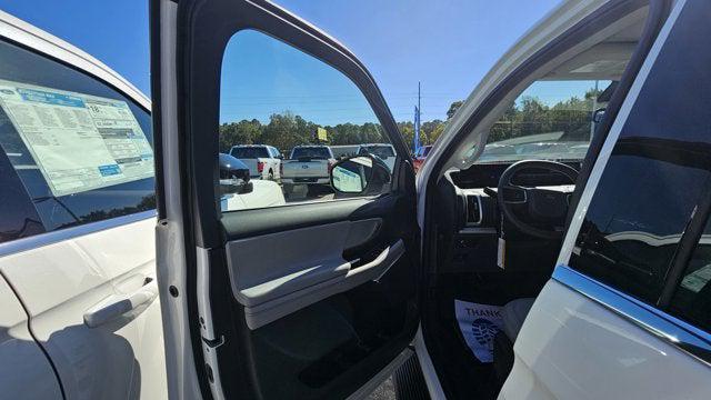 new 2025 Ford Expedition car, priced at $76,780