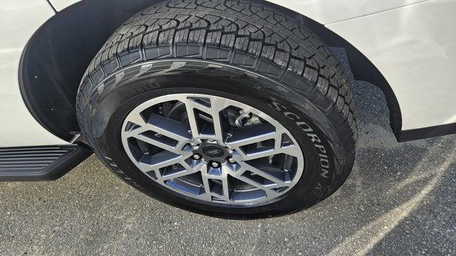 new 2025 Ford Expedition car, priced at $76,780