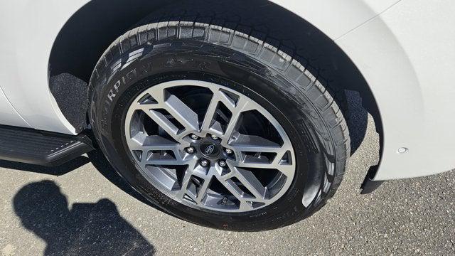 new 2025 Ford Expedition car, priced at $76,780