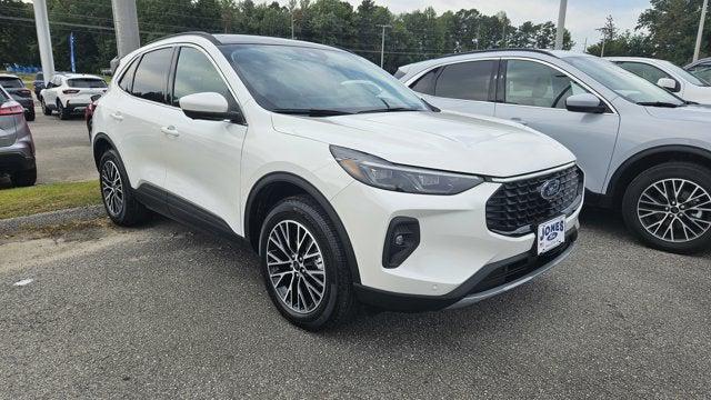 new 2025 Ford Escape PHEV car, priced at $41,210