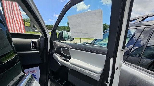 new 2025 Ford Expedition car, priced at $81,135