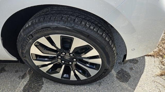 new 2025 Ford Expedition car, priced at $81,135