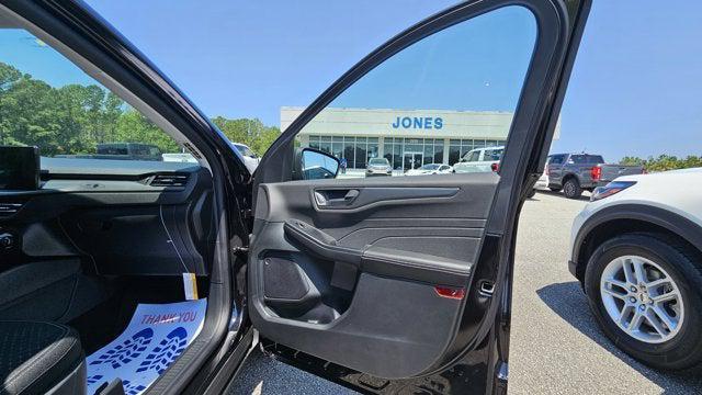 new 2025 Ford Escape car, priced at $33,000