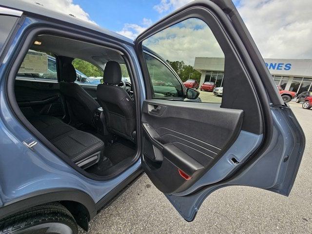 new 2025 Ford Escape car, priced at $33,680