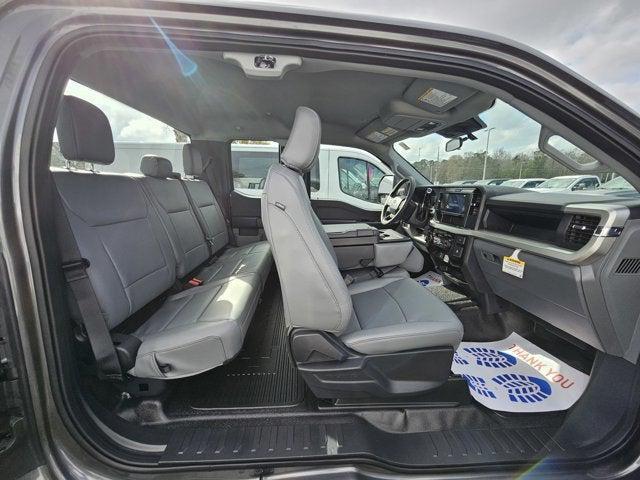 new 2025 Ford F-250 car, priced at $62,325