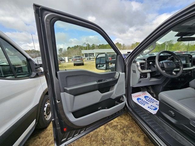 new 2025 Ford F-250 car, priced at $62,325