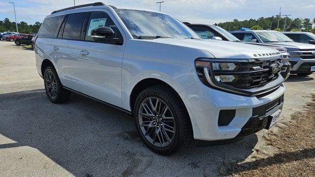 new 2025 Ford Expedition car, priced at $86,210
