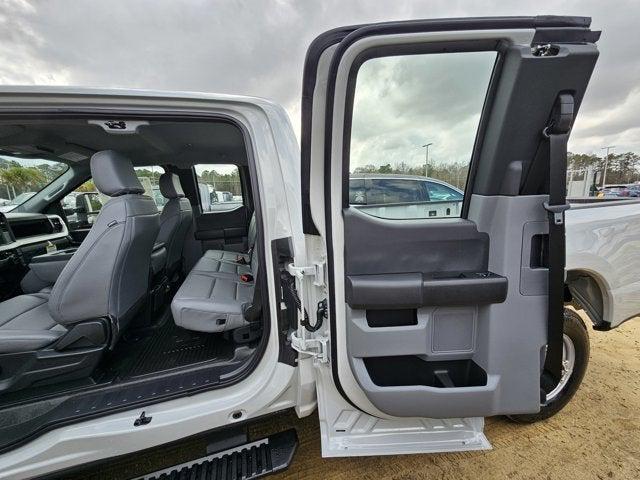 new 2025 Ford F-250 car, priced at $65,070