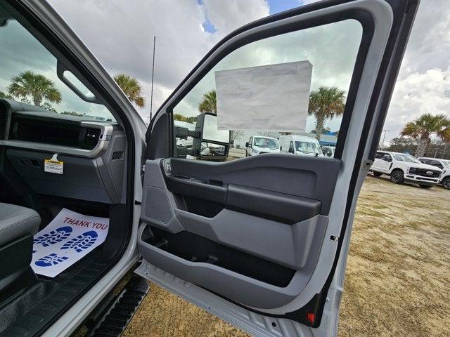new 2025 Ford F-250 car, priced at $65,070