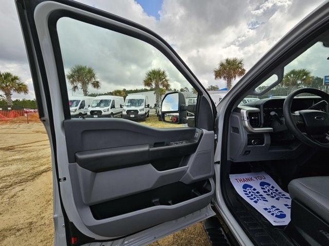 new 2025 Ford F-250 car, priced at $65,070
