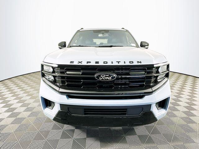 new 2025 Ford Expedition car, priced at $78,427