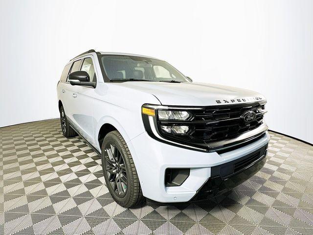 new 2025 Ford Expedition car, priced at $78,427