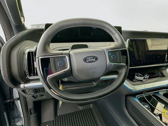 new 2025 Ford Expedition car, priced at $78,427