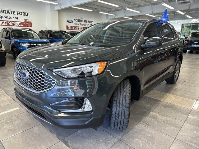 used 2024 Ford Edge car, priced at $27,500