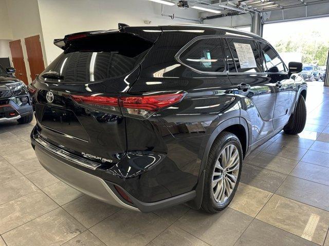 used 2023 Toyota Highlander car, priced at $40,500